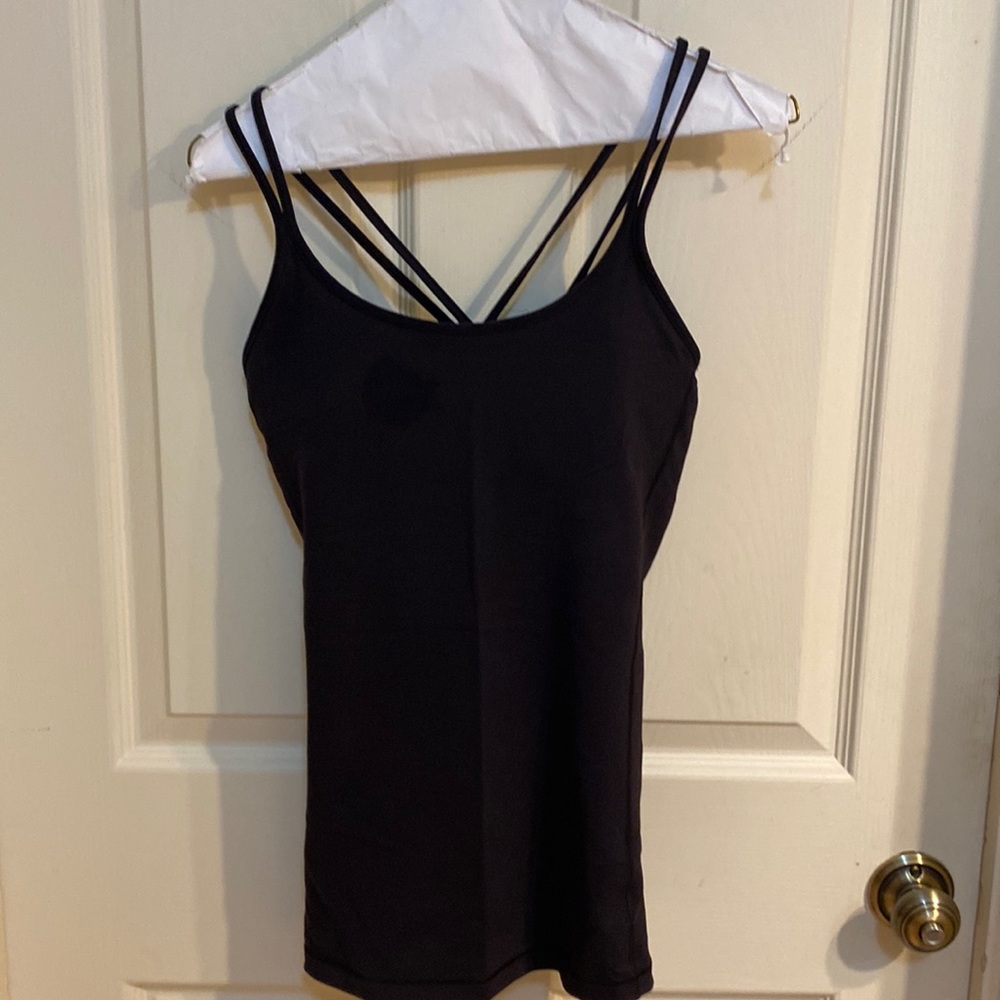 Lululemon Black size 6 power Tank - great condition